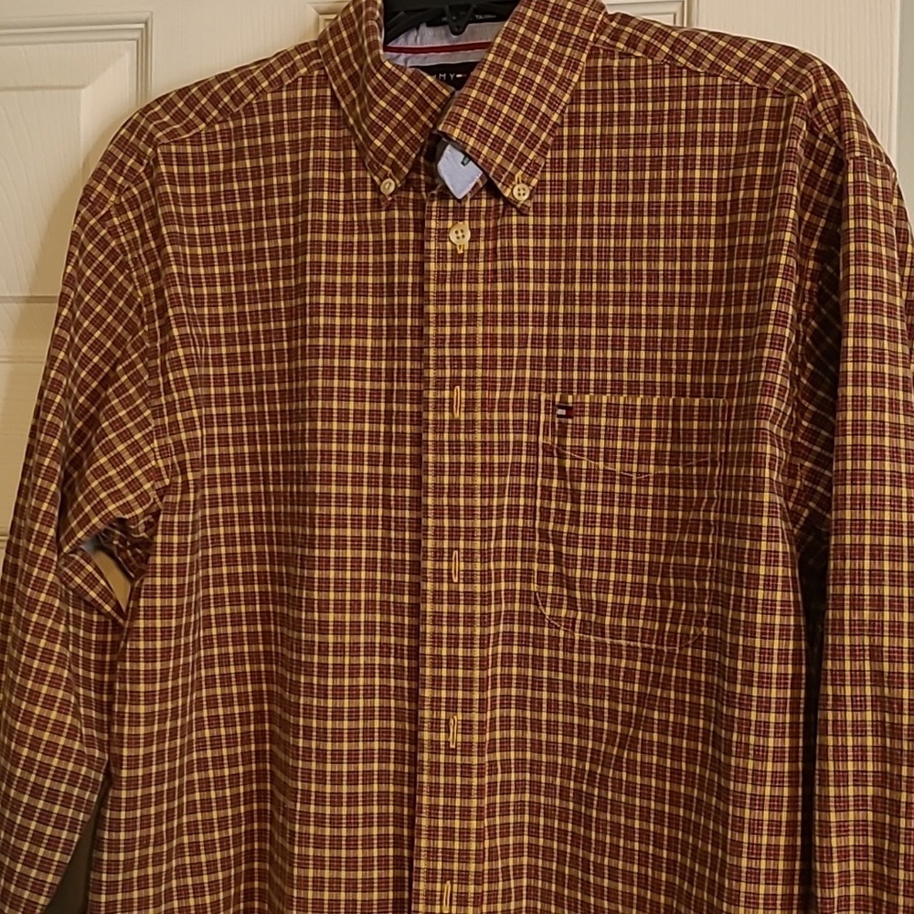 VINTAGE Tommy Hilfiger men's plaid long-sleeved button-up shirt size Medium